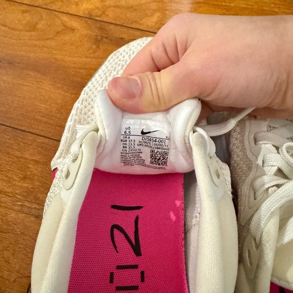 Nike ZoomX Invincible Run Flyknit - Picture 5 of 7